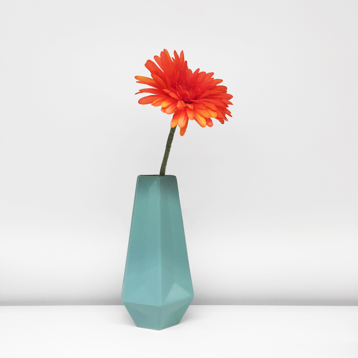 Vase_orange_flower